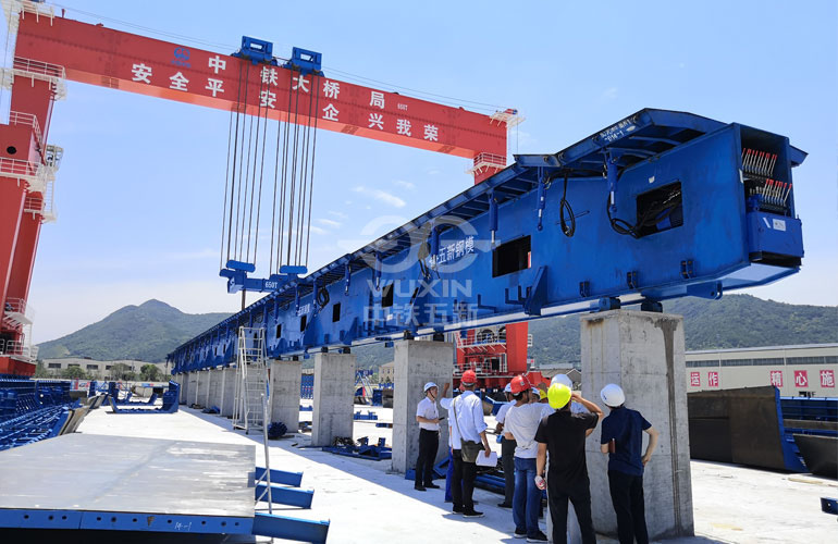 Bekisting untuk box girder prefabrikasi